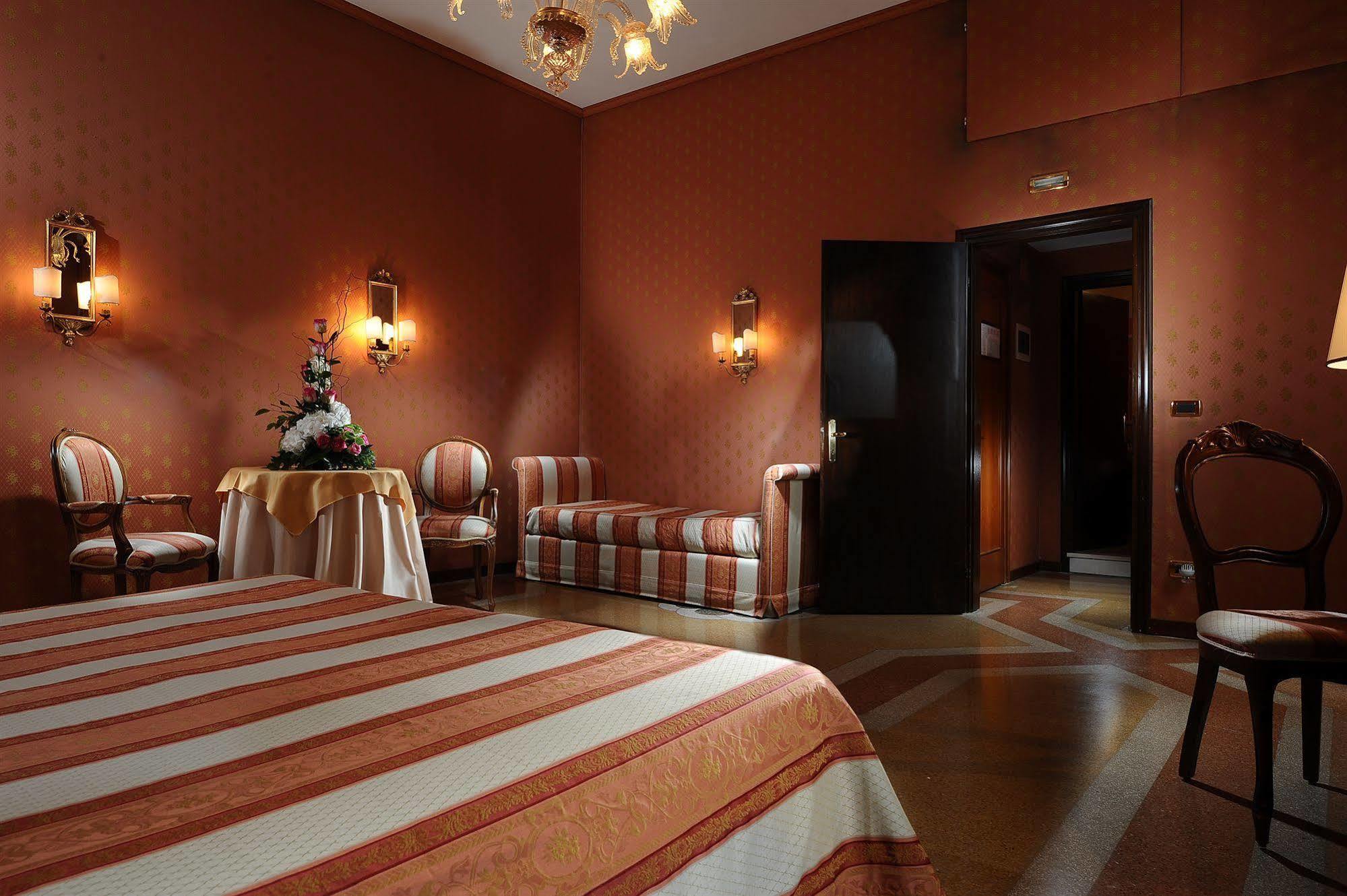 Hotel Abbazia Velence Kültér fotó